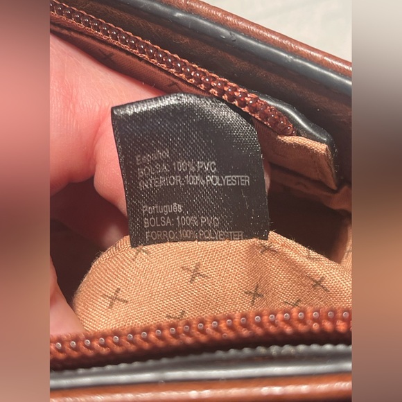 NWT Brown Isabelle Vegan Leather Adjustable Strap Shoulder Bag - Picture 10 of 11